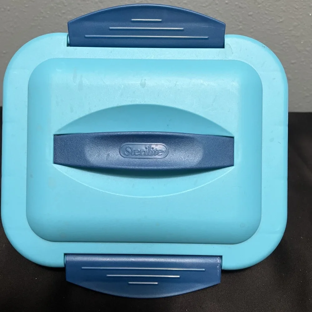 Sterilite‎ Show Offs 2008 Blue Small 1892 Handle Snap Lid  - USA